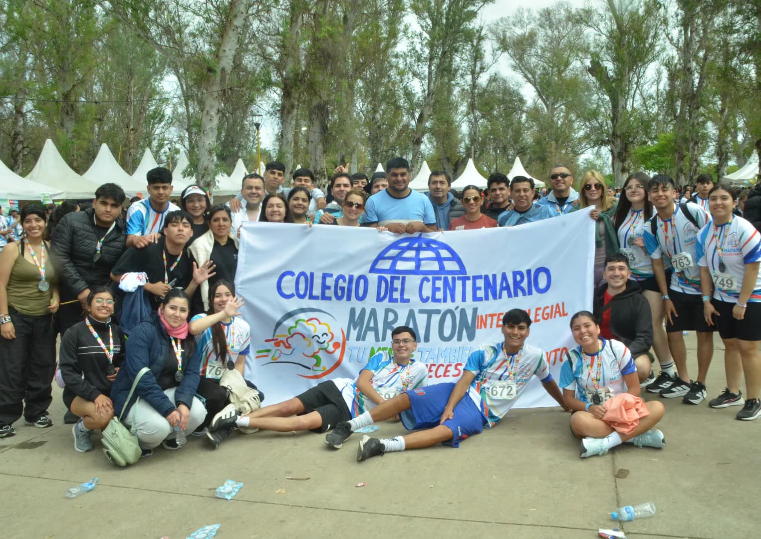 Santiago se llenó de jóvenes: una maratón reunió a 24 colegios para promover la salud mental