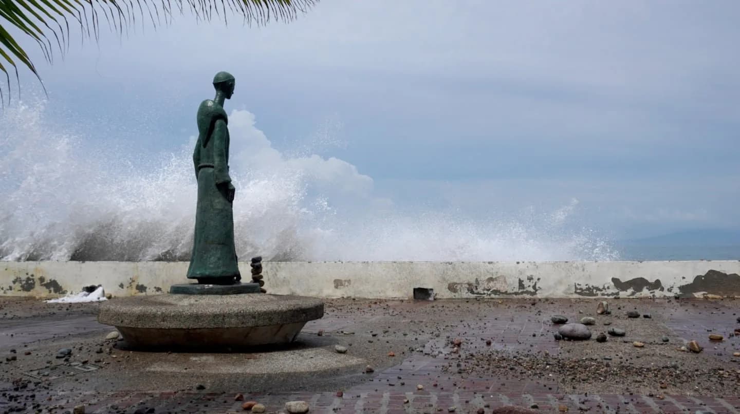 Un poderoso huracán amenaza a México: vientos de 250 km/h y evacuaciones masivas