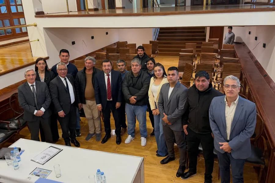 La Provincia reunió a intendentes y comisionados para abordar dos preocupaciones en el interior