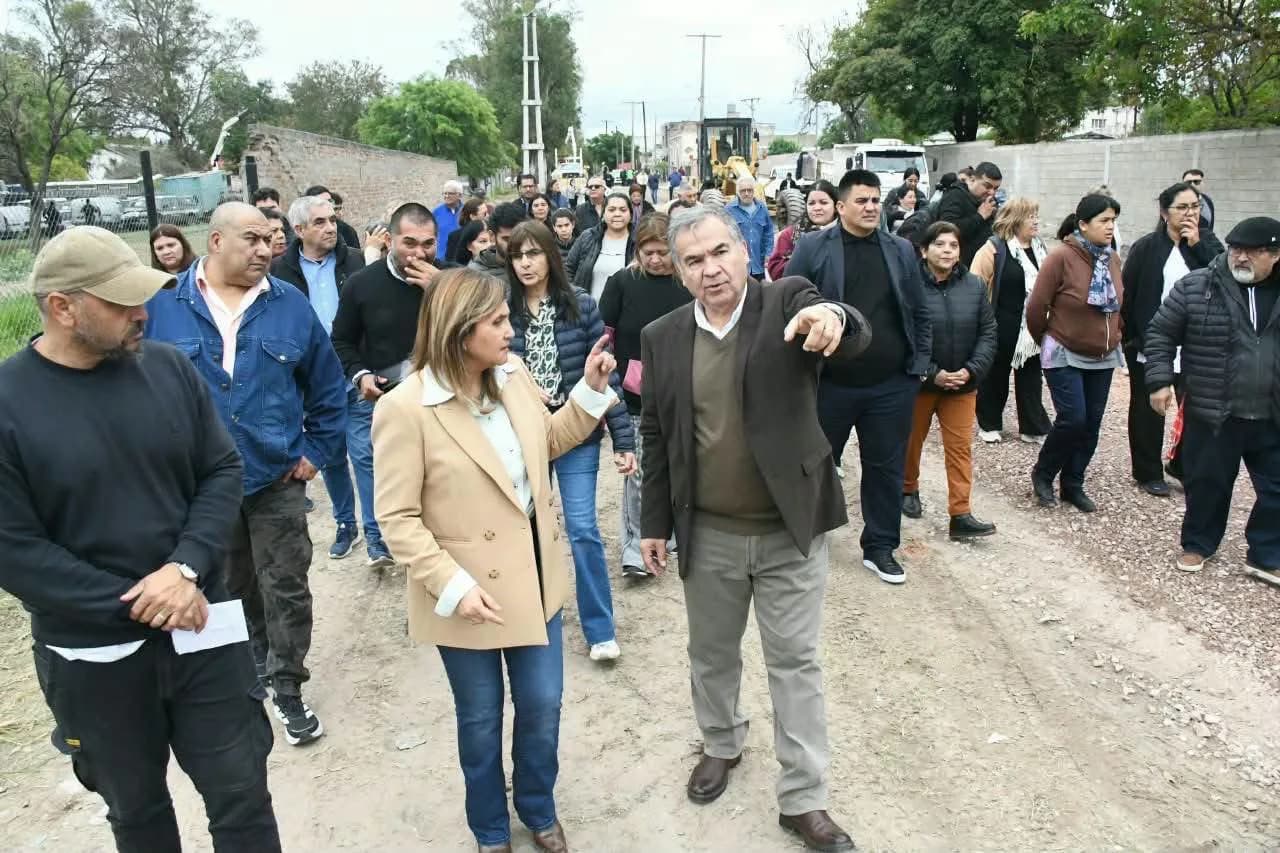 La intendente Norma Fuentes supervisó los trabajos de recuperación integral y nueva iluminación LED en el barrio Parque