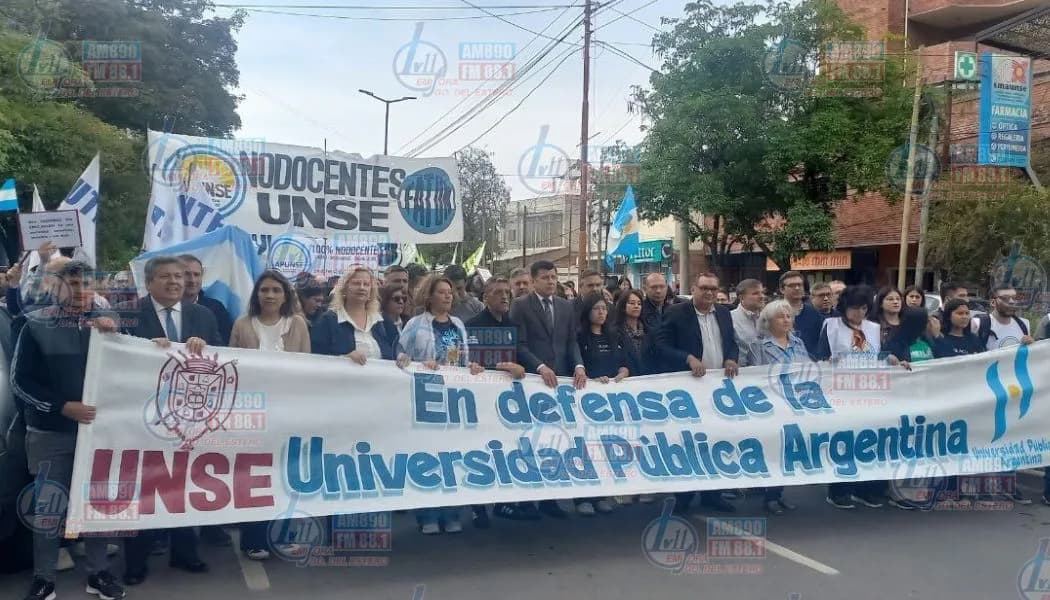 Con una importante convocatoria, la comunidad universitaria volvió a marchar por sus derechos
