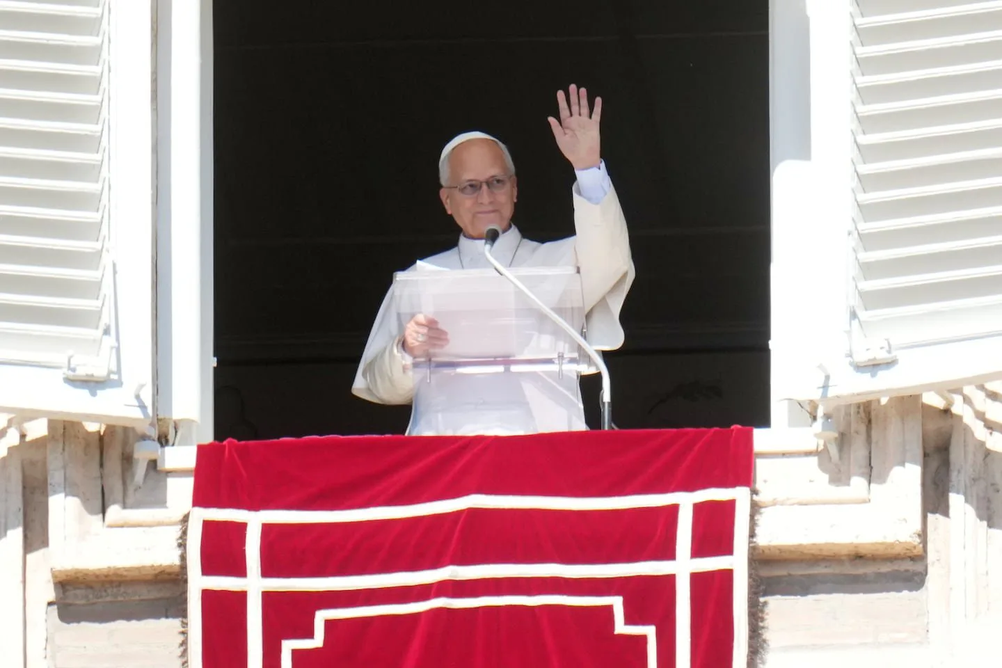 Las primeras imágenes del Papa después de su operación: celebró una misa en el hospital