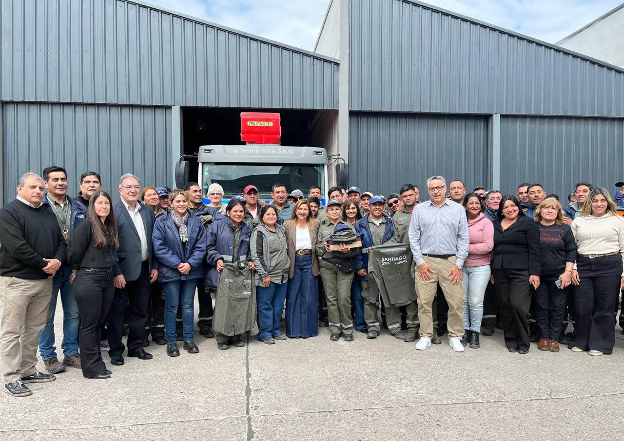 La Capital refuerza el equipamiento de sus trabajadores con la entrega de 450 uniformes