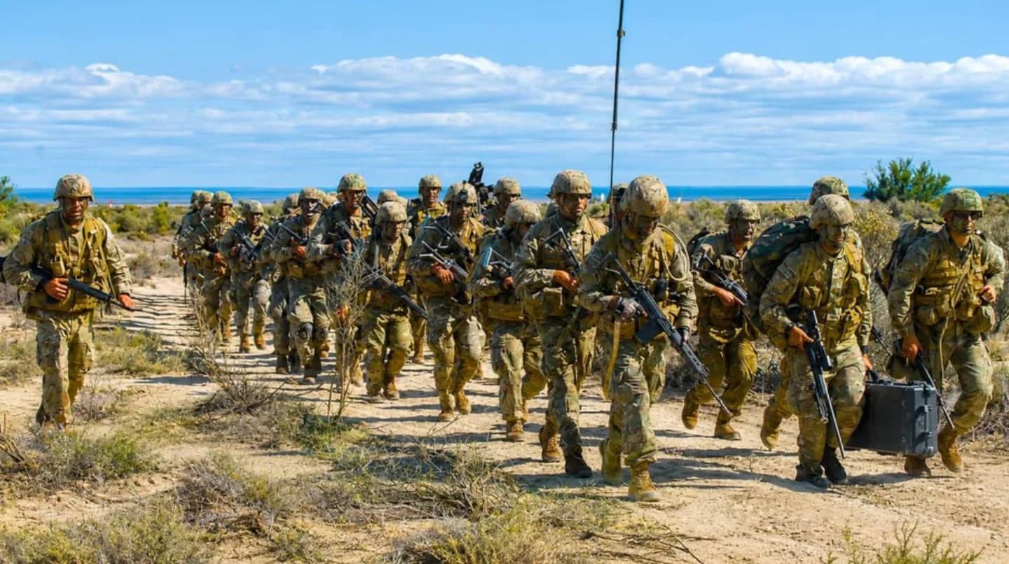 Malvinas: el Gobierno declaró secreto militar la compra de equipamiento para las Fuerzas Armadas