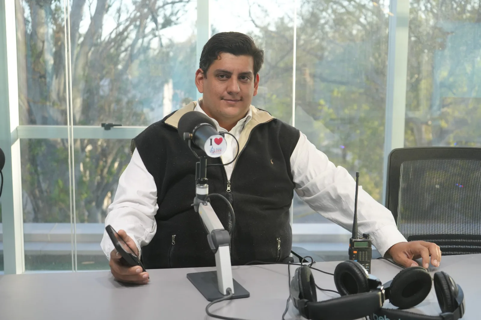 “La radio es mágica”: Nicolás Sampo explicó por qué los radioaficionados siguen siendo fundamentales