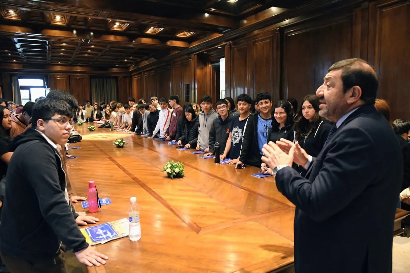 Estudiantes de Santiago del Estero y Tucumán visitaron la Casa de Gobierno