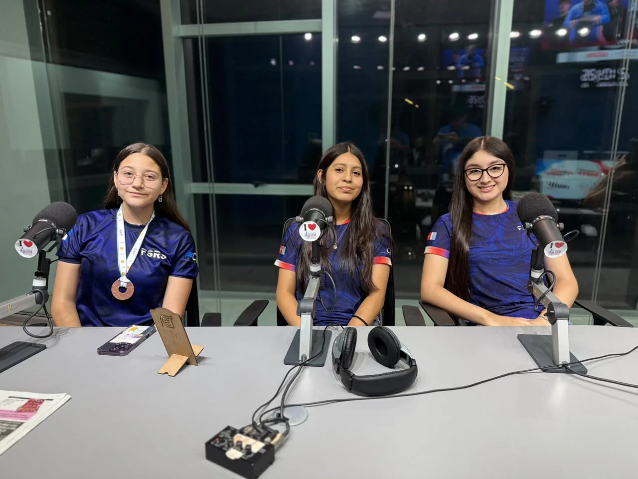 Pasión sobre ruedas: jóvenes patinadoras santiagueñas pasaron por Radio LV11 tras brillar en el Nacional de San Juan
