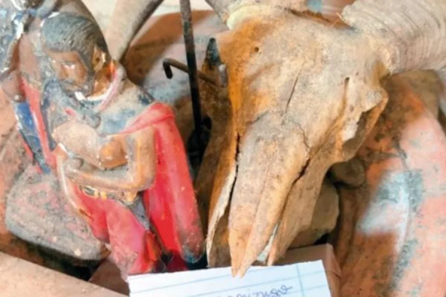 Un abogado denunció haber sido víctima de un supuesto "payé" tras recuperar terrenos y encontrar un macabro ritual