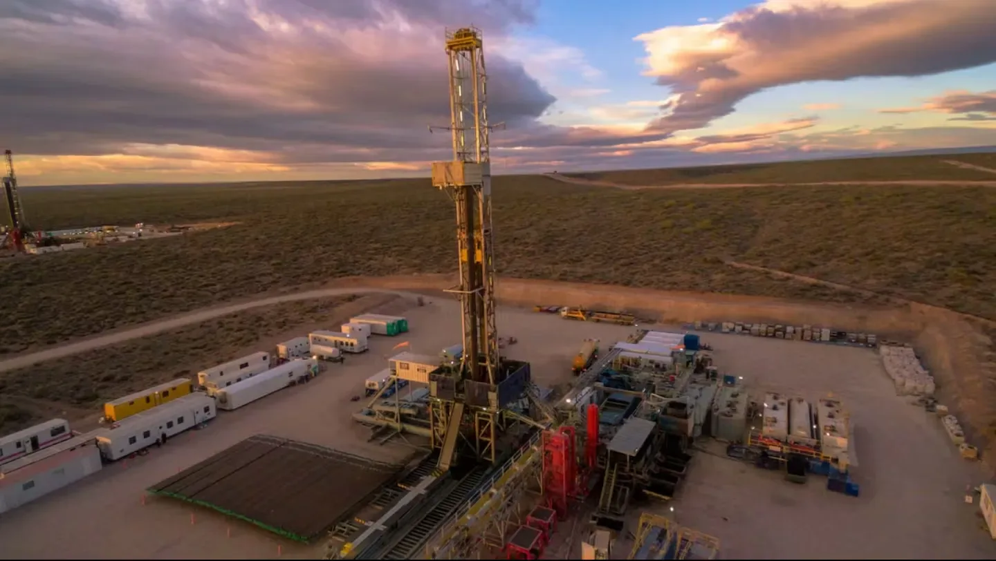 La exportación de petróleo crudo superó a la de soja y maíz impulsada por el récord en Vaca Muerta