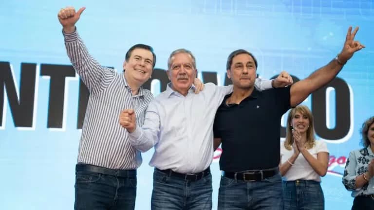 El Frente Cívico conmemora el primer aniversario de su triunfo electoral en Santiago