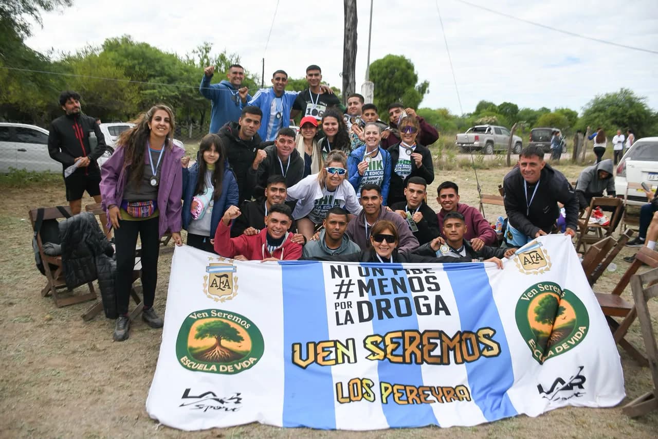 El Ishiku Cross Country 2026 reunió a un centenar de atletas en Tiu Chacra