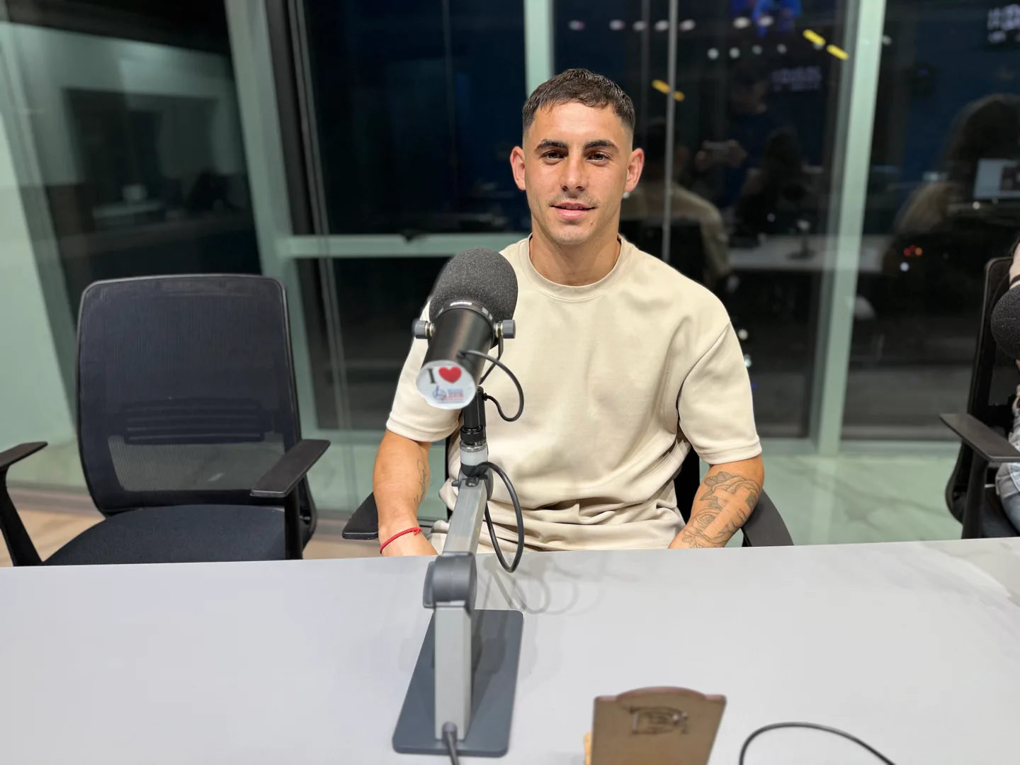 Luis Perrone palpitó la revancha con Sarmiento, abrió su corazón sobre el sacrificio familiar y dejó su sello en Radio LV11