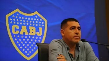 Boca acelera en el mercado y apunta a Alexis Cuello y Gastón Hernández