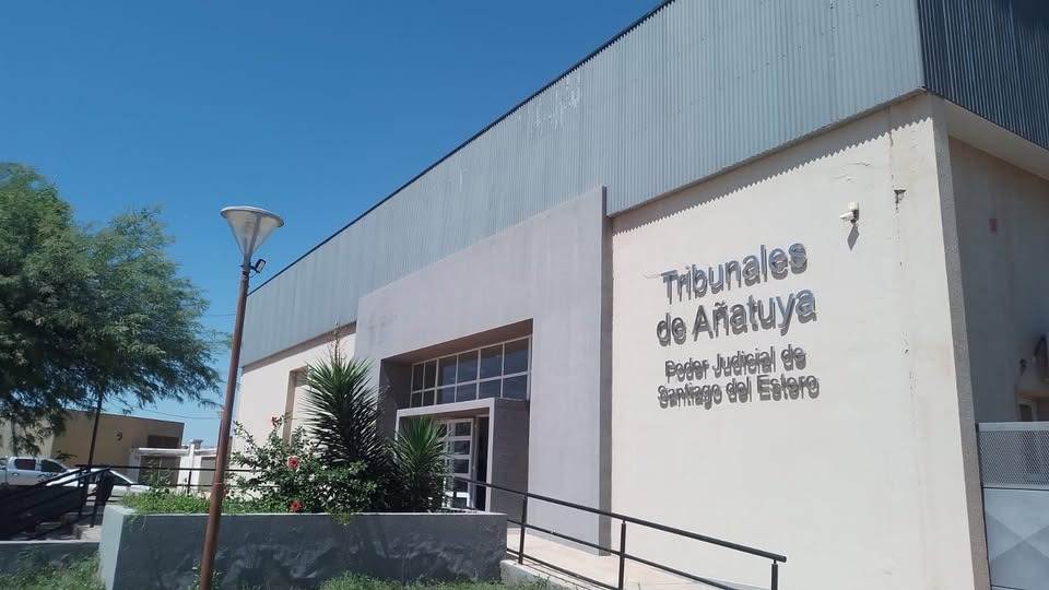 Un joven de 19 años fue herido con un cuchillo por su pareja adolescente