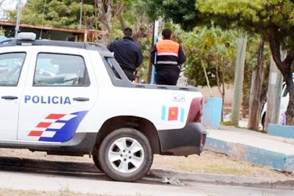 Le cuidaba la casa a su hermana y le robaron hasta el inodoro: acusan a dos vecinos