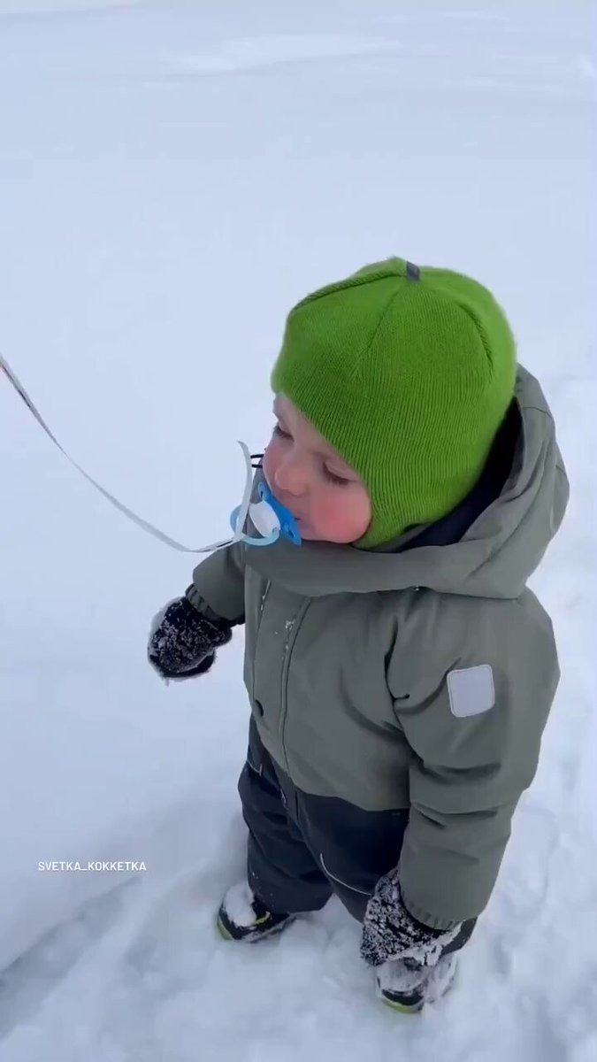 Un adiós en globos: un bebé se despidió de su chupete y emocionó a las redes
