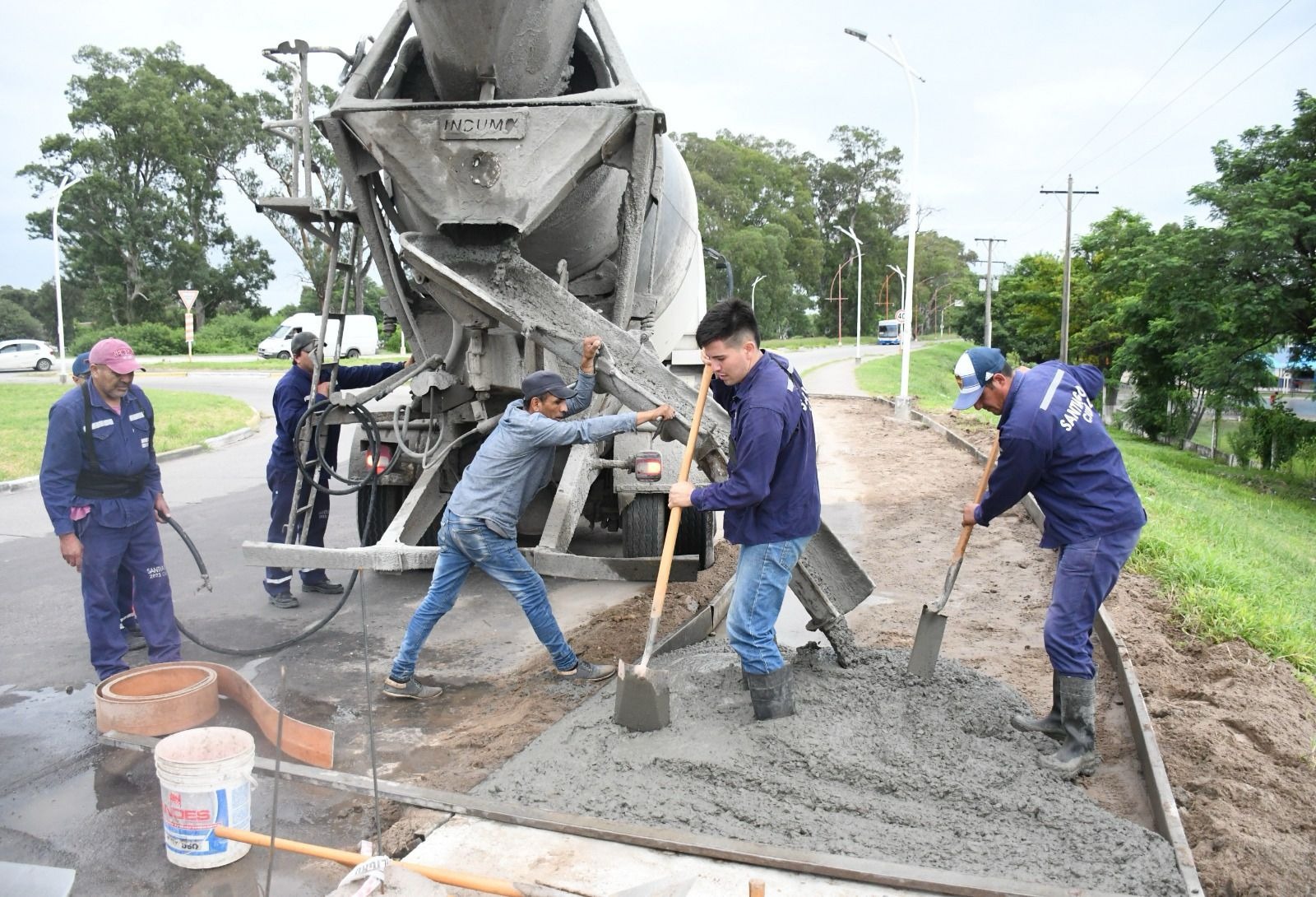 La Capital avanza con la reparación de veredas en la avenida Núñez del Prado