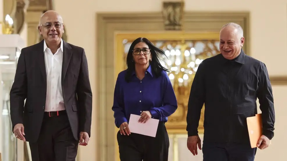 Delcy Rodríguez rechazó órdenes de Washington y llamó a resolver los problemas internos de Venezuela