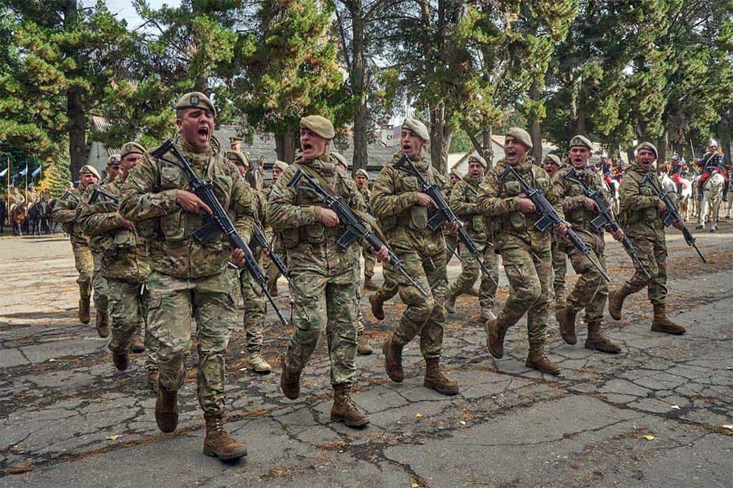 El Gobierno estableció los requisitos para que el personal militar pueda acceder a cargos públicos