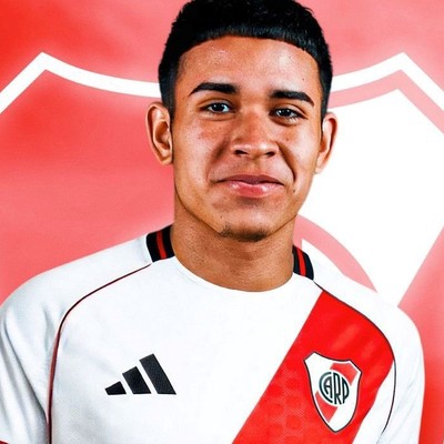 Deportes:Kendry Páez se realiza la revisión médica y será refuerzo de River
