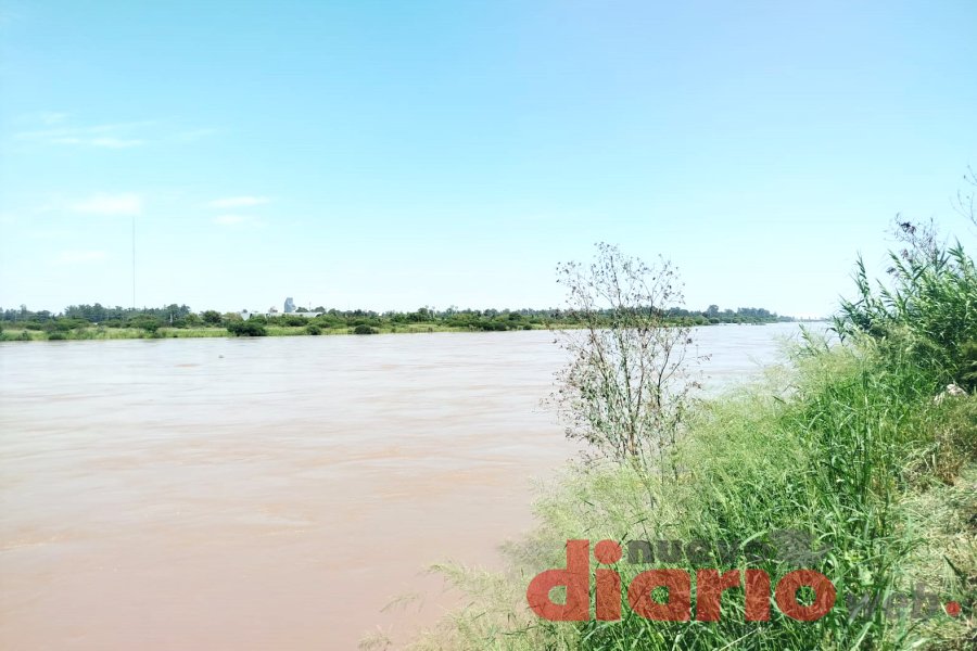 La Provincia: Vecinos de La Bajada y Rubia Moreno con sus casas a pocos metros del río