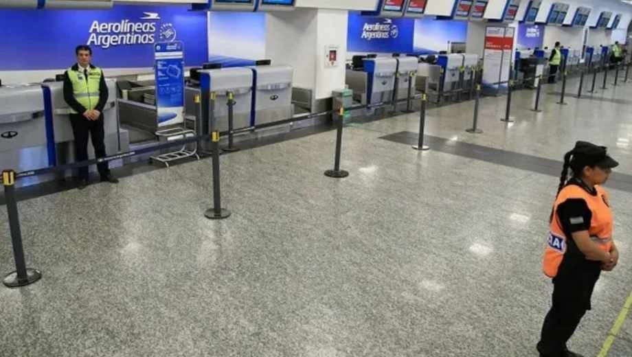ATE convocó a un paro nacional en aeropuertos y alerta por fuertes demoras y cancelaciones de vuelos