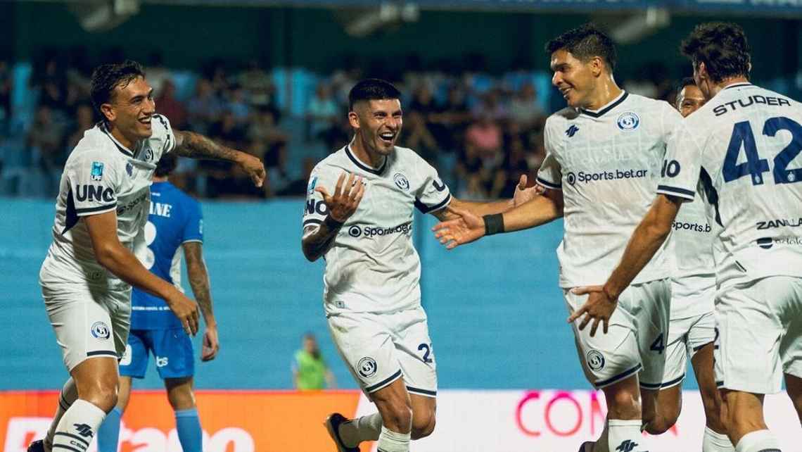 Independiente Rivadavia le ganó a Estudiantes (RC) y se afirma como líder con puntaje ideal del Apertura