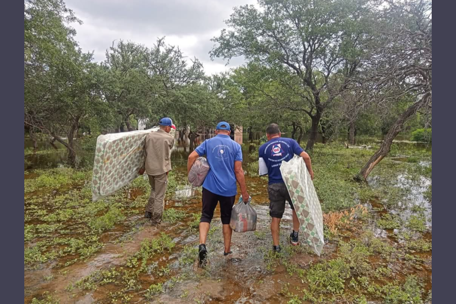 Emergencia hídrica en Santiago: asisten a 39 familias afectadas por desbordes de los ríos Dulce y Utis en Salavina