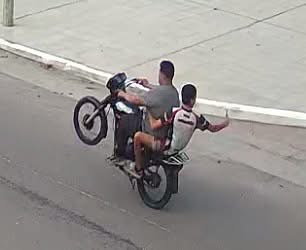 Secuestran motocicleta por realizar maniobras peligrosas en avenida Roca
