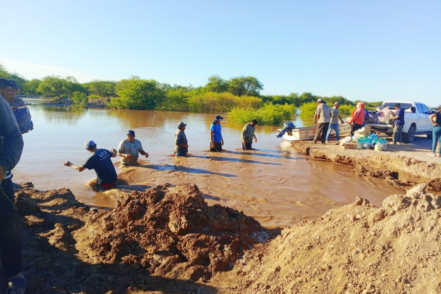 Defensa Civil redobla esfuerzos en el norte por la crecida del Salado: asisten a 60 familias