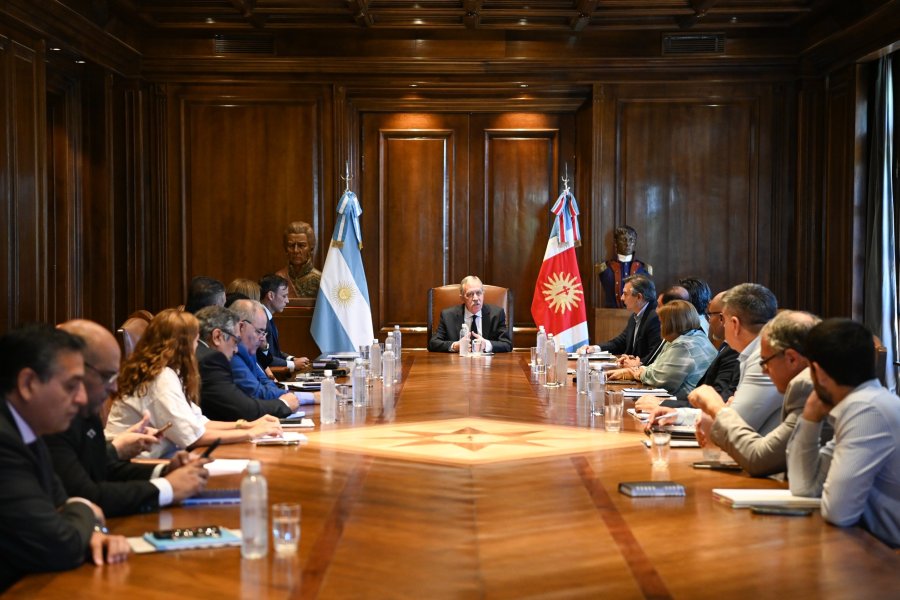 El gobierno impulsa 12 agencias para fortalecer la producción en Santiago