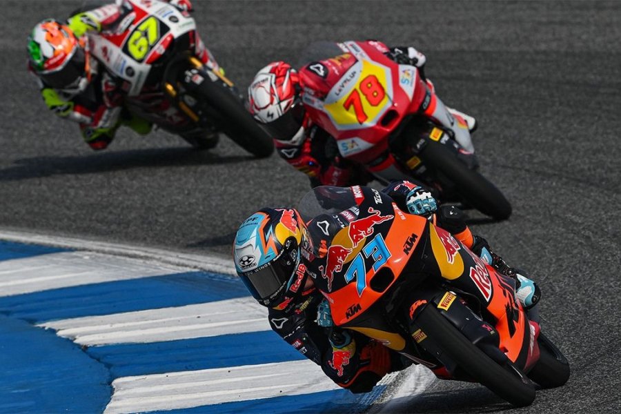 Histórico podio del argentino Valentín Perrone en el inicio de Moto3