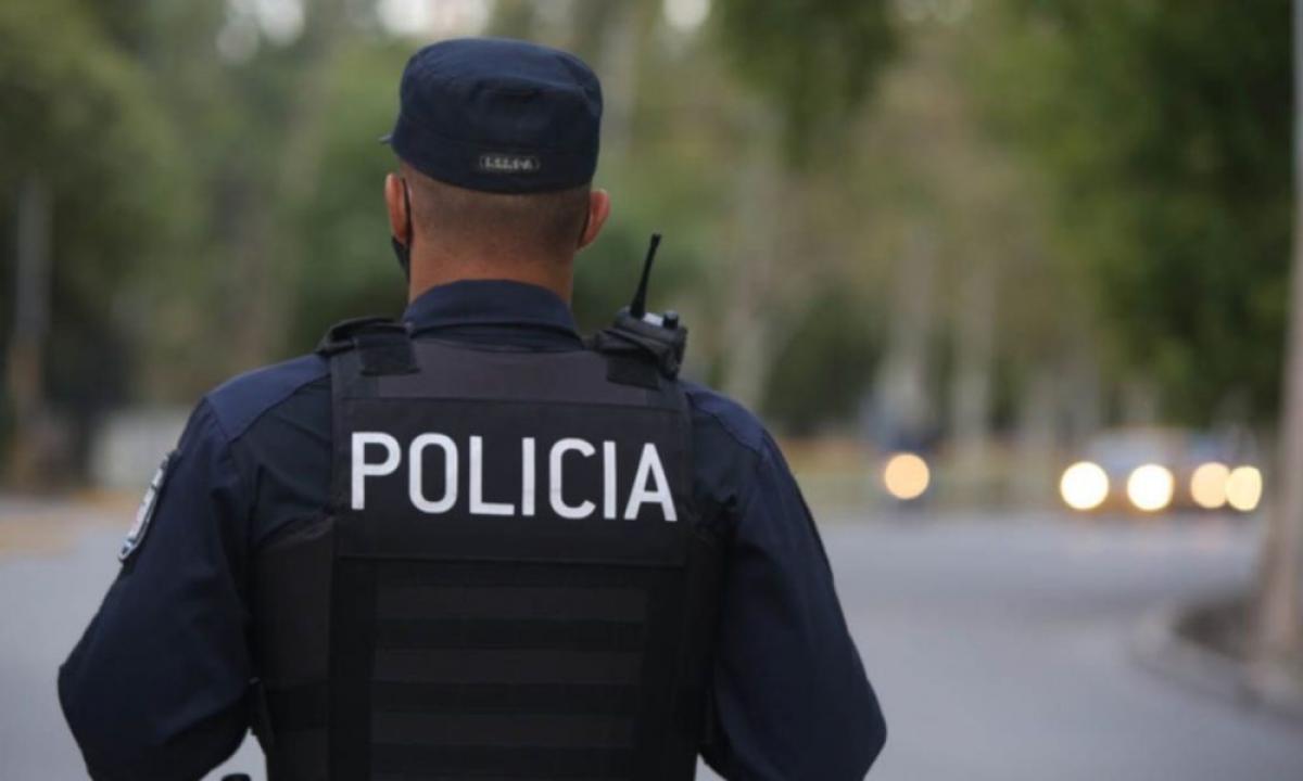 Detuvieron a un falso policía que extorsionaba a comerciantes con operativos truchos