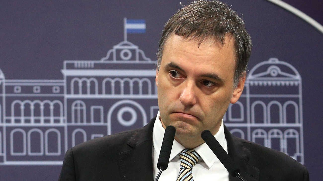 Manuel Adorni admitió un error en sus declaraciones pero defendió el uso del avión oficial