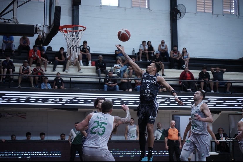 Olímpico recibe a Oberá en un duelo clave en La Banda