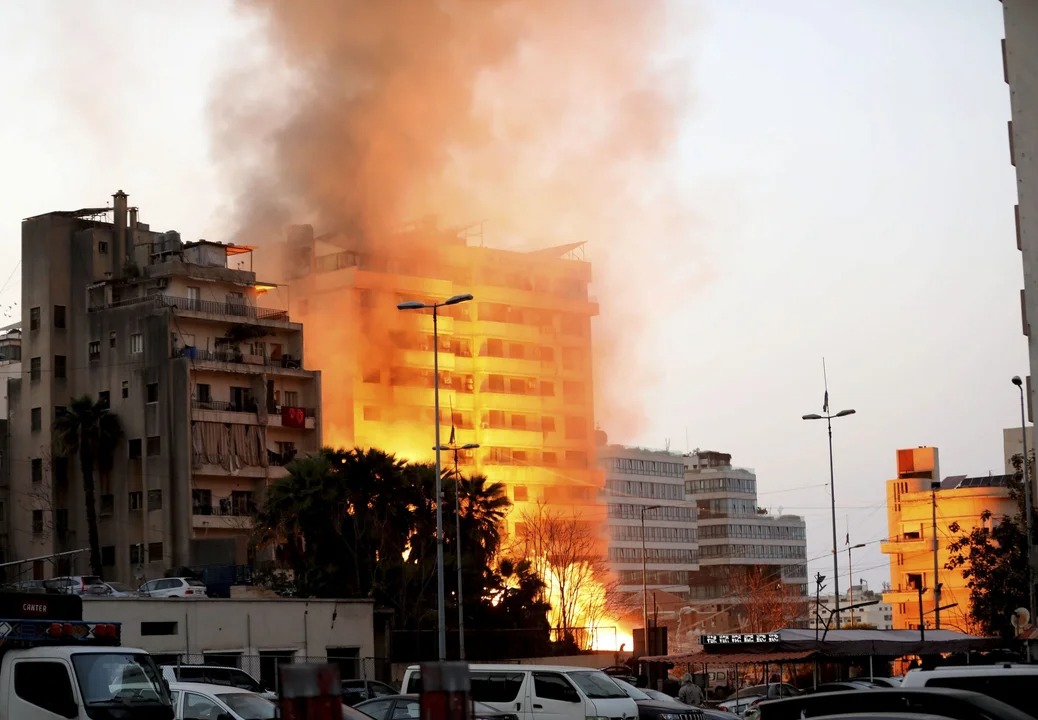 Día 14 de la guerra en Medio Oriente: crecen las víctimas en Líbano, Irán derriba drones y Trump apunta a Rusia