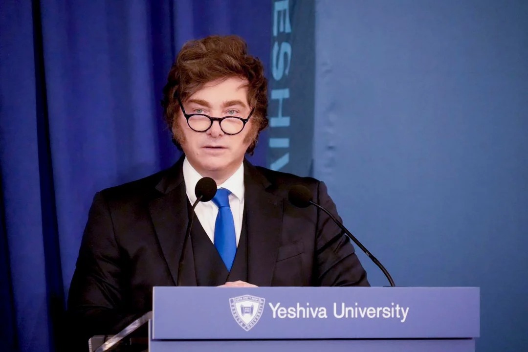 Milei llegó a España para participar de un foro económico y reunirse con referentes liberales