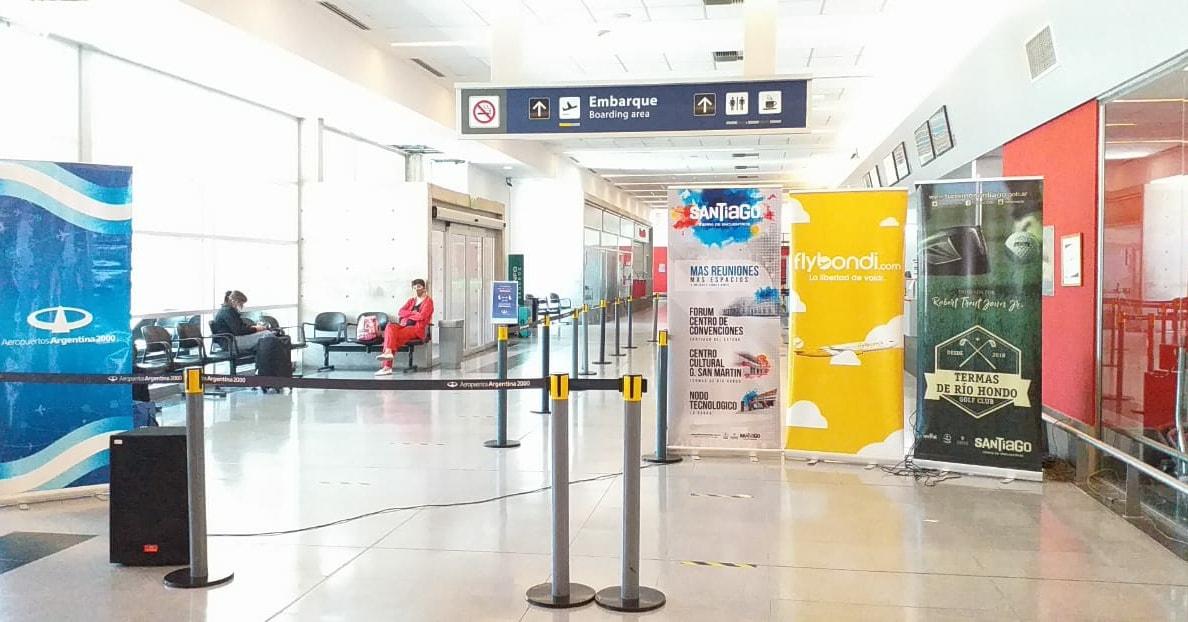 Secuestraron un cuadro en el Aeropuerto de Santiago que sería una obra original