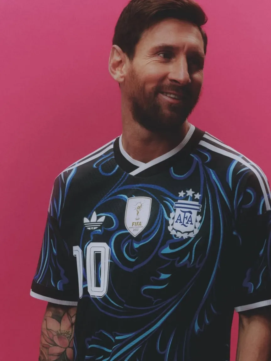 La Selección Argentina lanzó su nueva camiseta alternativa para el Mundial 2026