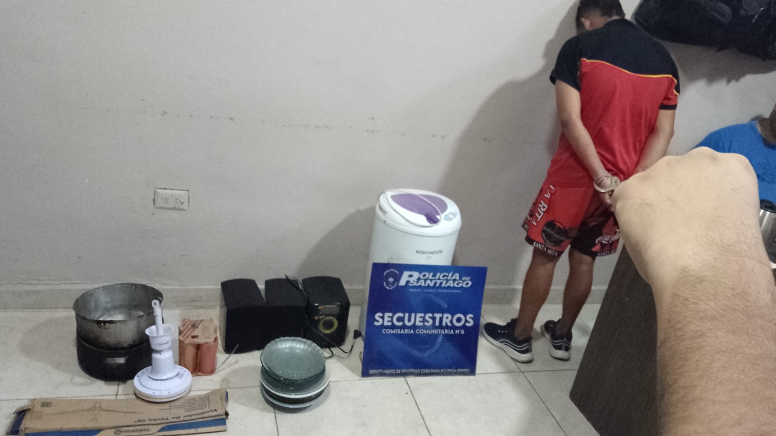 Detuvieron a un joven en barrio Industria durante un allanamiento por hurto y lesiones