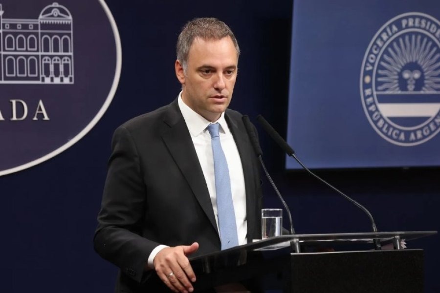 Imputaron a Manuel Adorni por presunto enriquecimiento ilícito