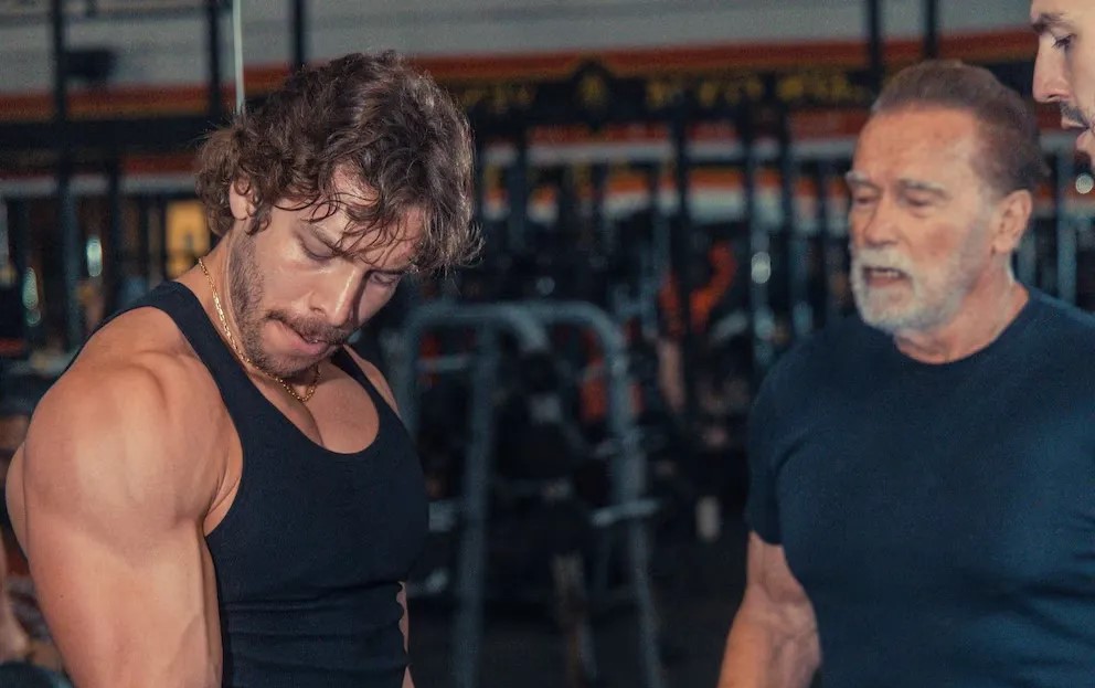 El heredero del Roble: Joseph Baena debuta en el fisicoculturismo bajo la tutela de Arnold Schwarzenegger