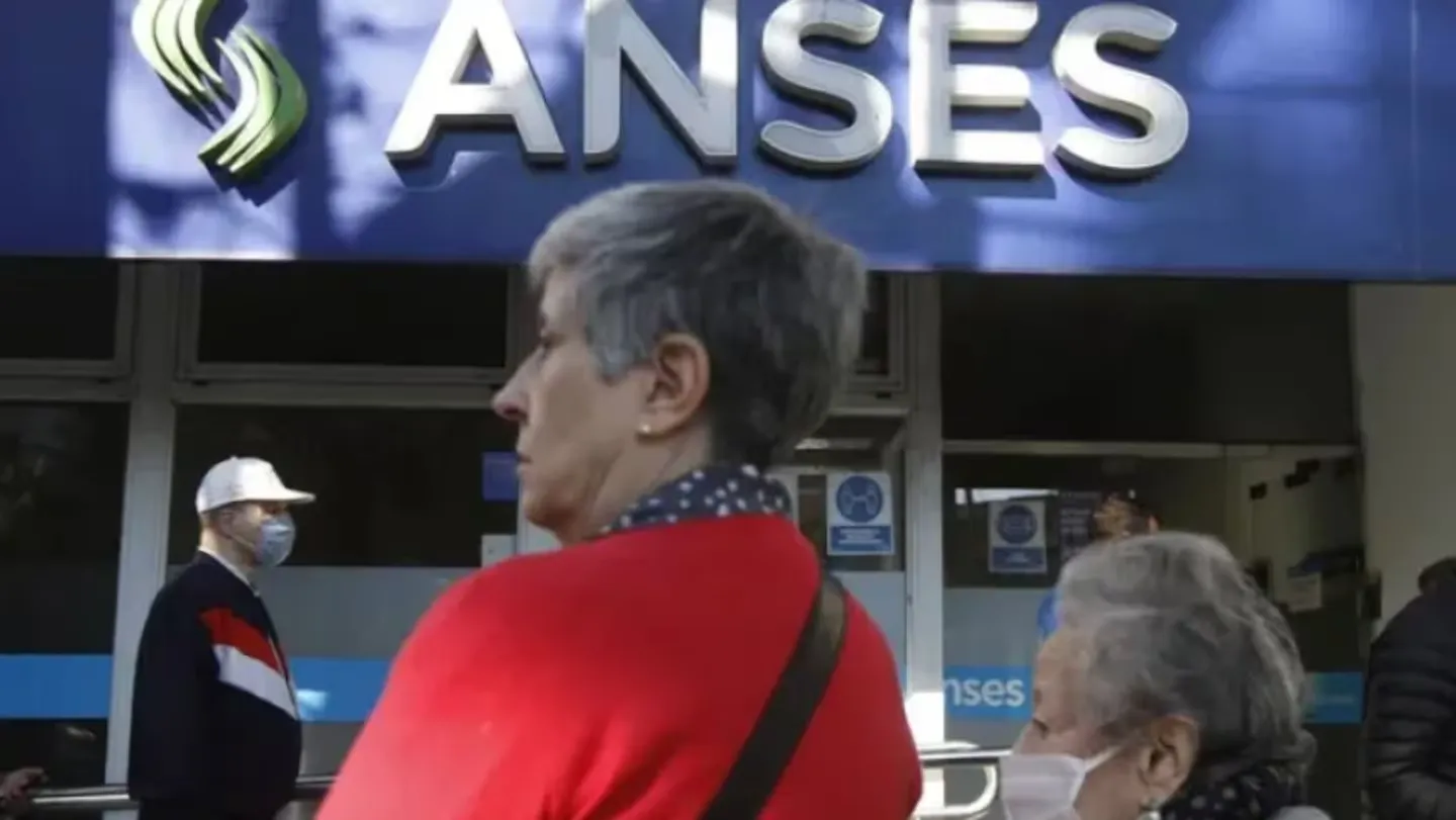 Oficializan bono de $70.000 para jubilados de ANSES: conocé las fechas de cobro en abril