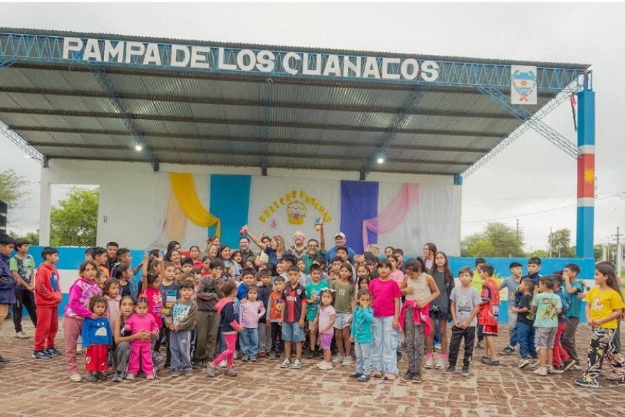 Pampa de los Guanacos celebró las Pascuas con una gran jornada para los niños