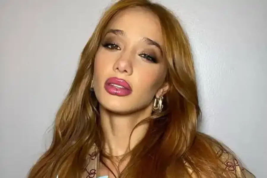 Ángela Torres emocionó con un acústico y adelantó su nueva canción “Torpe”