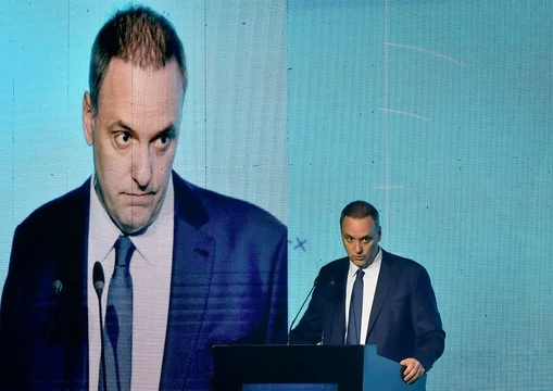 El juez pidió levantar el secreto bancario de Adorni y citó a declarar a otros cinco testigos