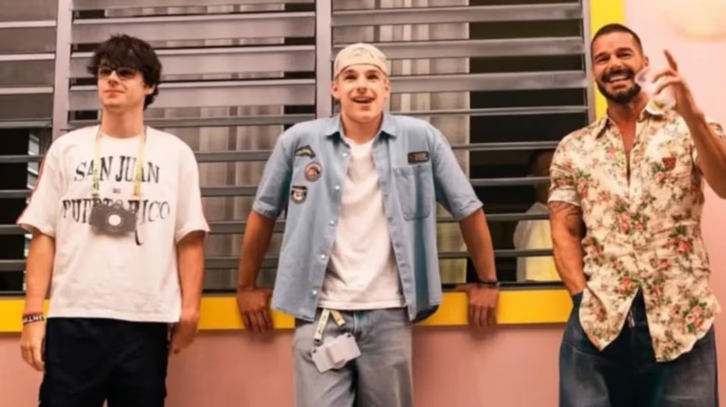 Ricky Martin llegó a la Argentina con sus mellizos Matteo y Valentino