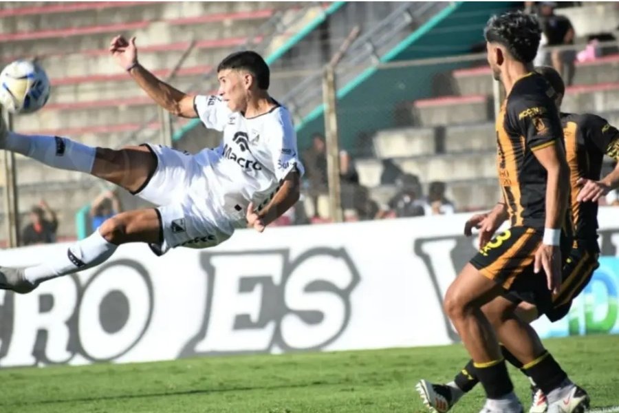 Mitre lo pudo ganar pero se tuvo que conformar con un empate en Salta