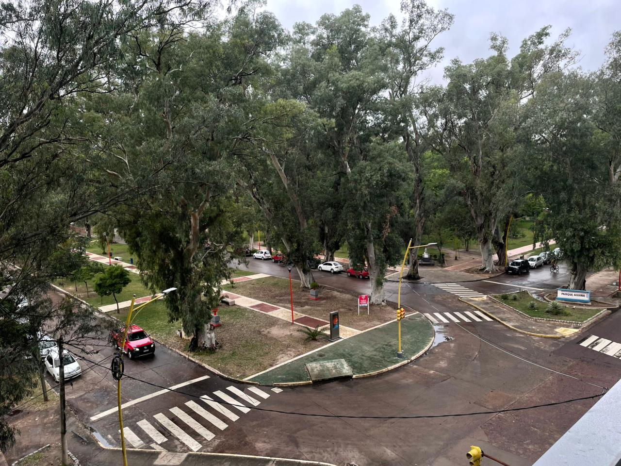 Martes de lluvias en Santiago: se esperan tormentas fuertes para el cierre de la jornada