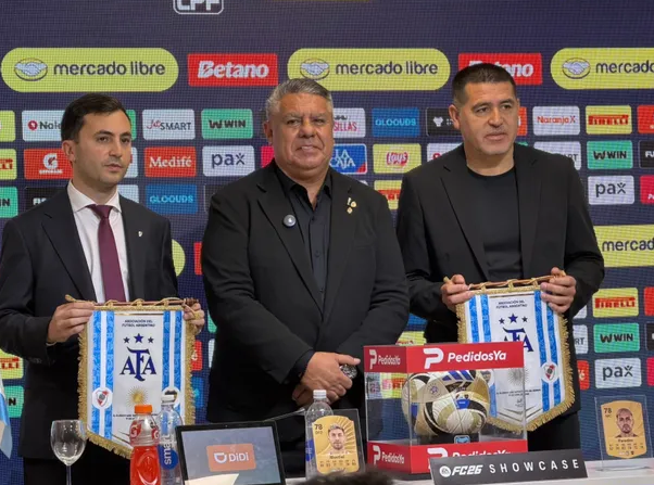 Di Carlo, Tapia y Riquelme compartieron escena antes del Superclásico tras la tensión entre River y AFA